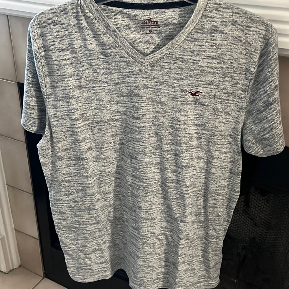 Hollister v-neck t-shirt